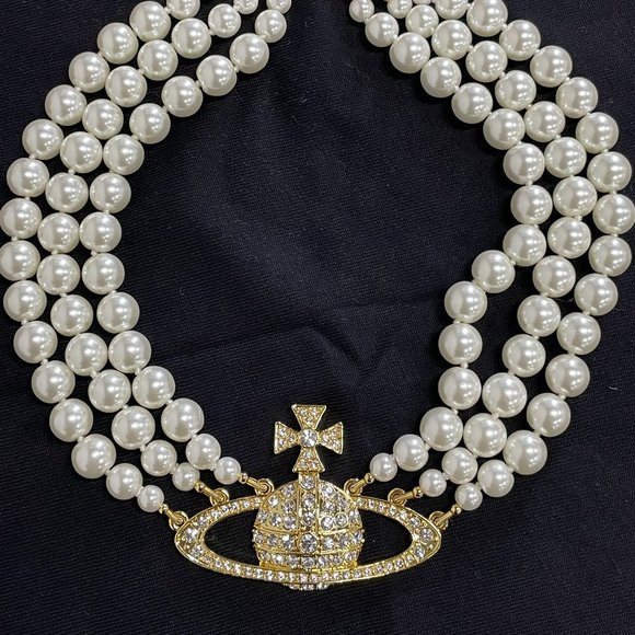 💯Vivienne Westwood Three Row Pearl bas relief Choker Necklace - Picture 4 of 6